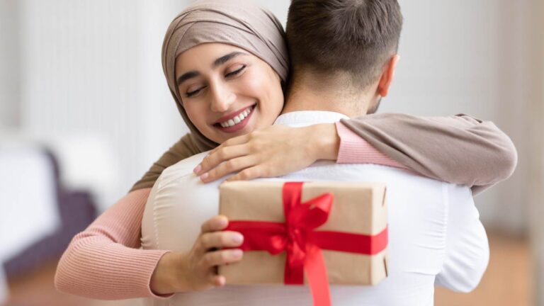 Top 20 Best Gifts For Her UAE 2024